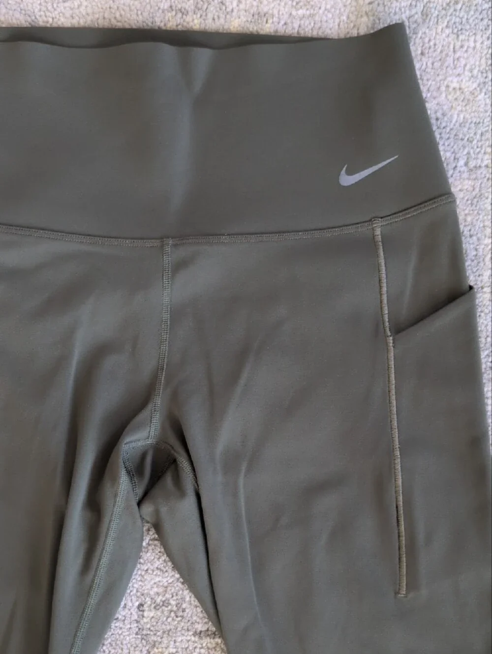 Nike Universa Olive Green Leggings